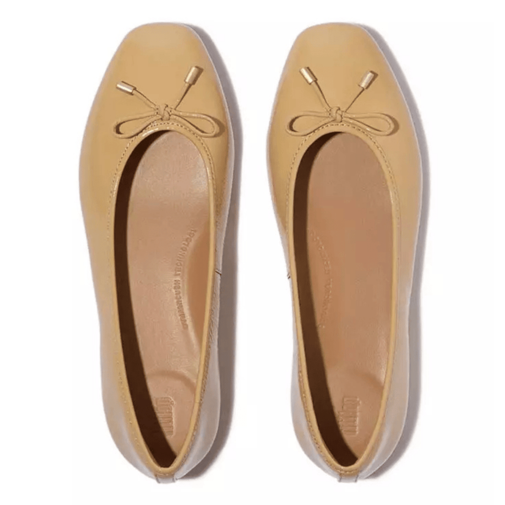FitFlop Women's Delicato Bow Cappuccino Textured Patent Leather