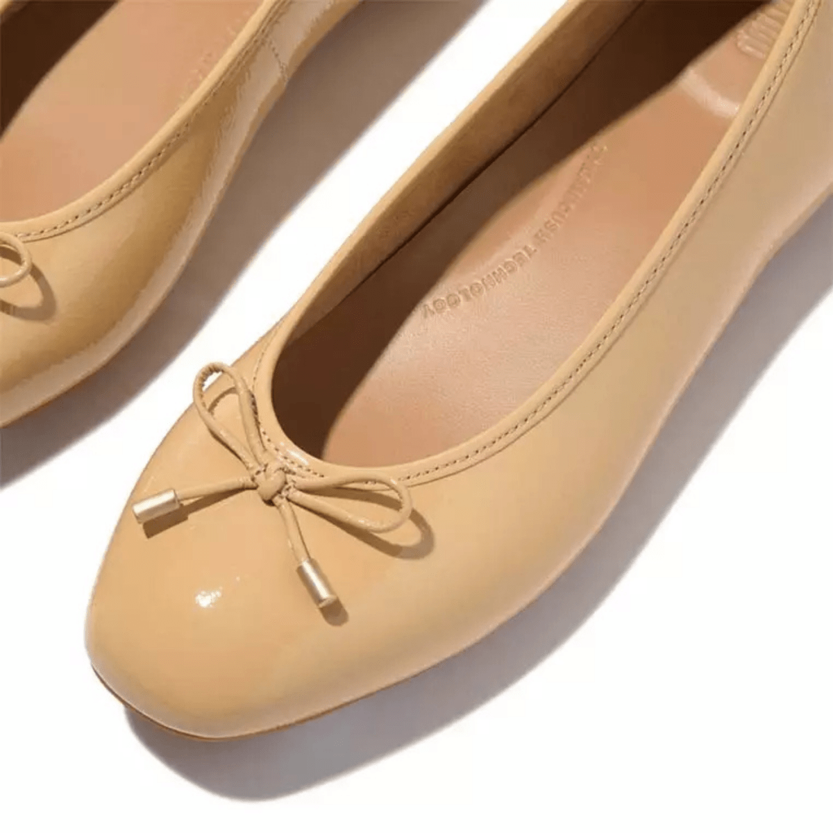 FitFlop Women's Delicato Bow Cappuccino Textured Patent Leather