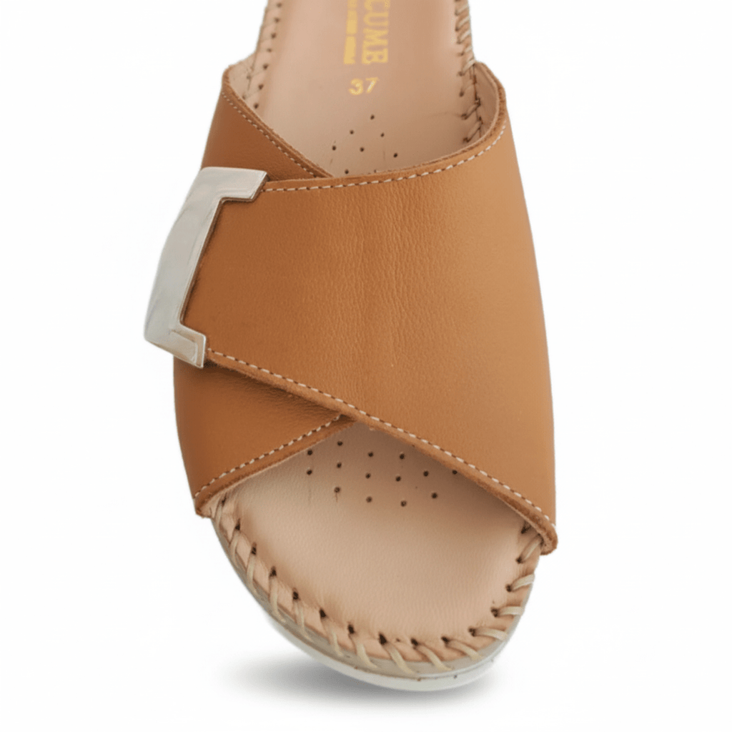 La Plume Women's Agua Tan Leather