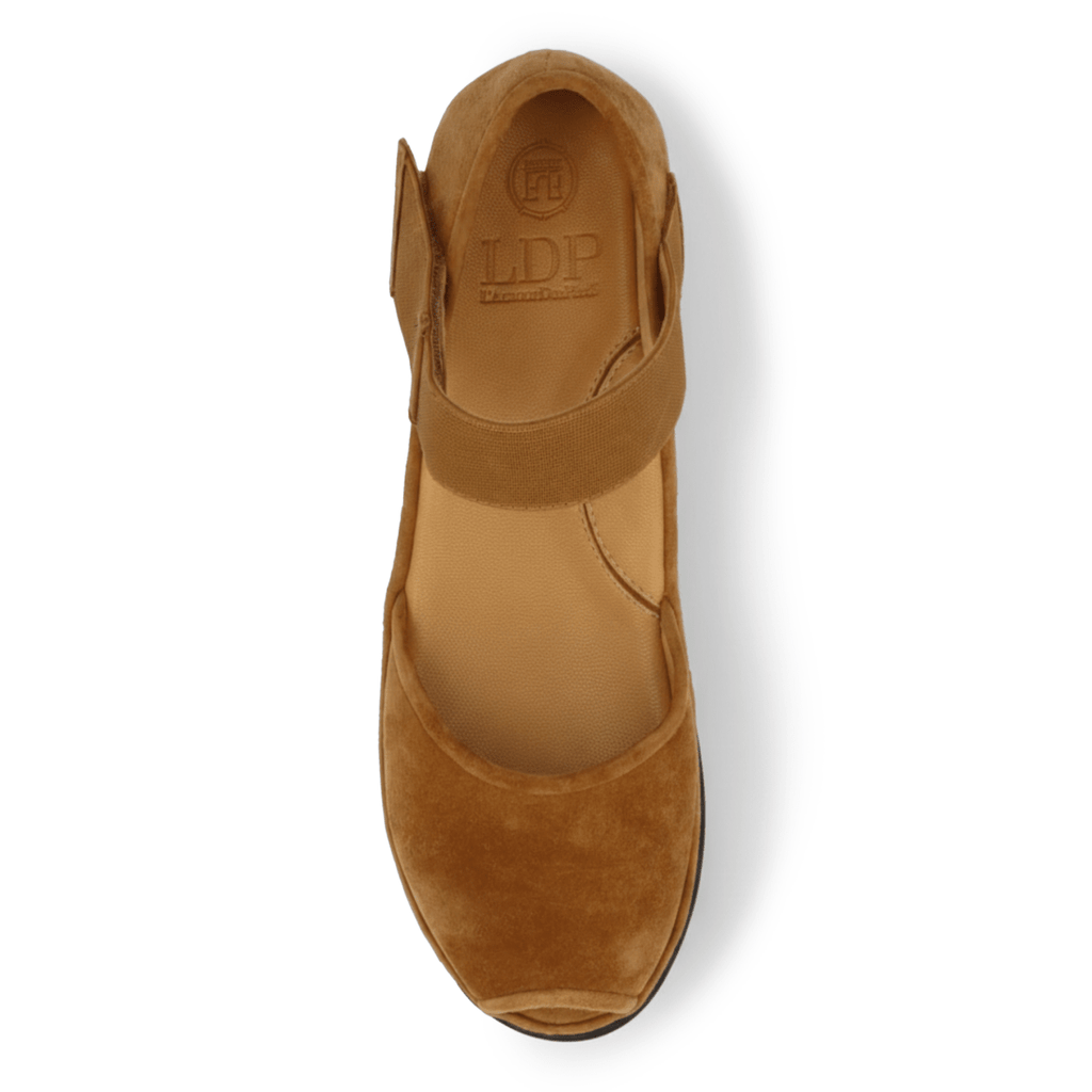 L'Amour Des Pieds Women's Amadour Coffee Kidsuede
