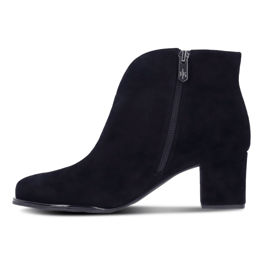 L'Amour Des Pieds Women's Phinn Black Kidsuede