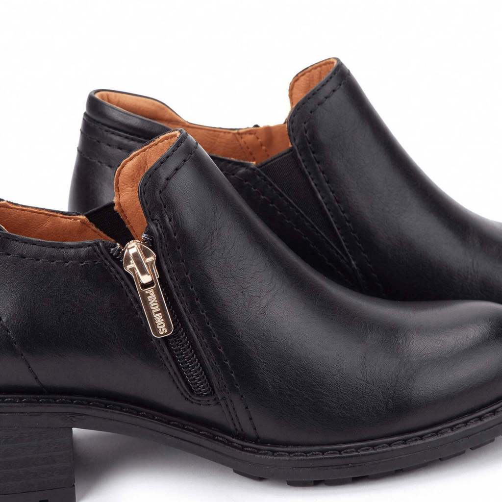 Pikolinos Women's Medina Black Leather