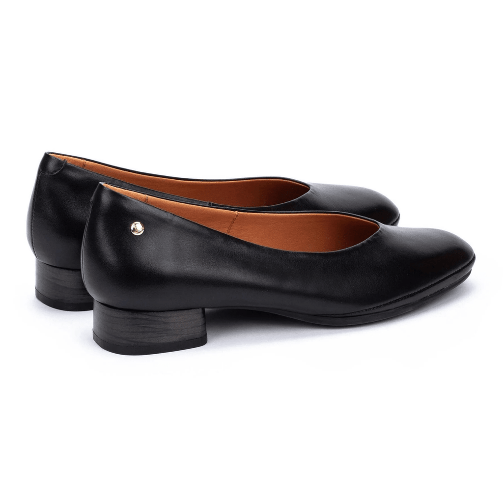 Pikolinos Women's Ubeda Black Leather